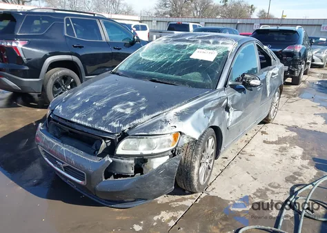 2010 Volvo S40 2.4I z USA, uszkodzony, nr VIN YV1382MS5A2490075